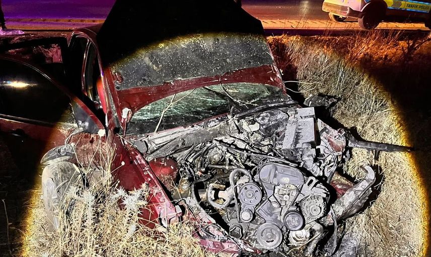 Manisa'da otomobil şarampole savruldu: 2 ağır yaralı