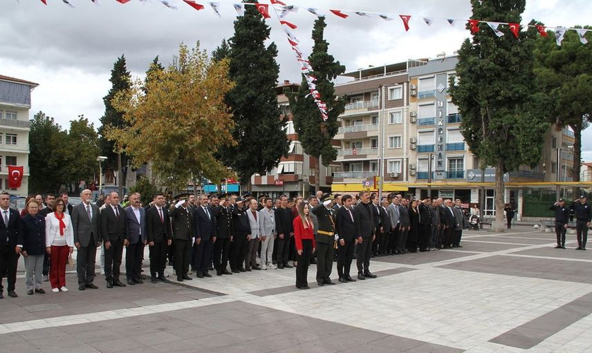 Cumhuriyet Bayramı coşkusu Kula’da tüm hızıyla başladı