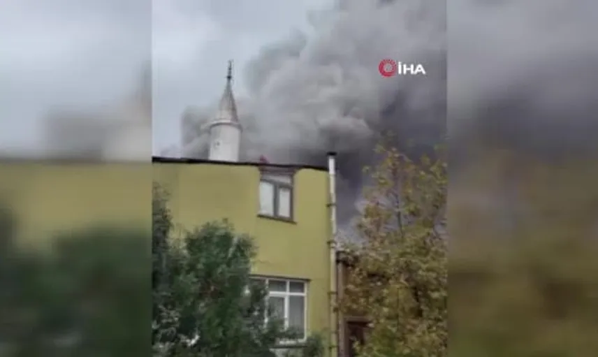 Bayrampaşa sanayi sitesinde yangın paniği: İtfaiye ekipleri olay yerine intikal etti