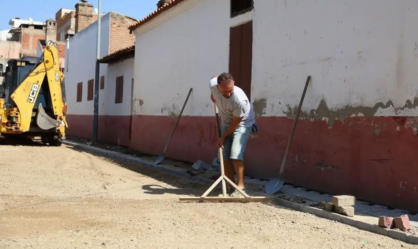 İncirliova'da ulaşım altyapısı güçlendiriliyor: yol yapım çalışmaları devam ediyor