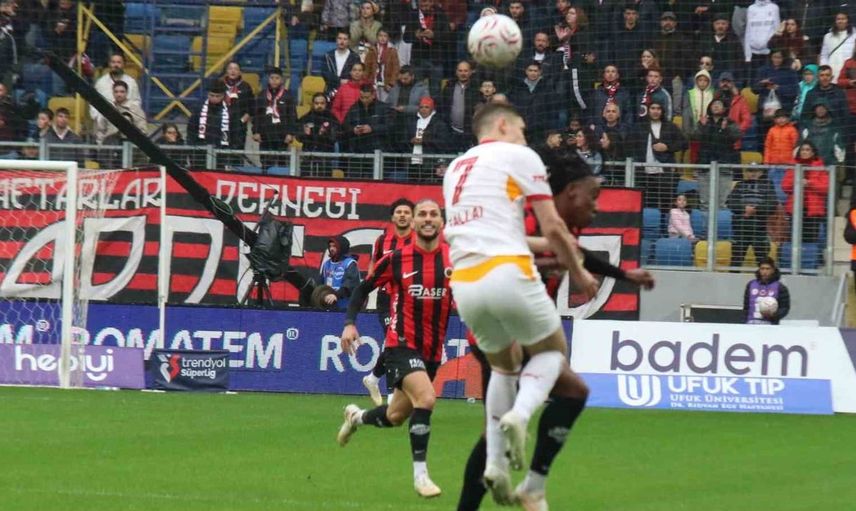 Gençlerbirliği ve Galatasaray arasındaki mücadelede goller henüz gelmedi