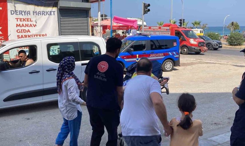 Mersin'de otelde çıkan yangında 9 kişi dumandan etkilendi