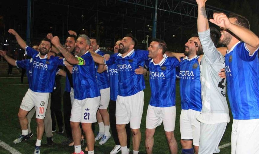 Çorum'da futbol keyfi: 65 köyün katıldığı turnuvada halaylarla şampiyonluk kutlandı