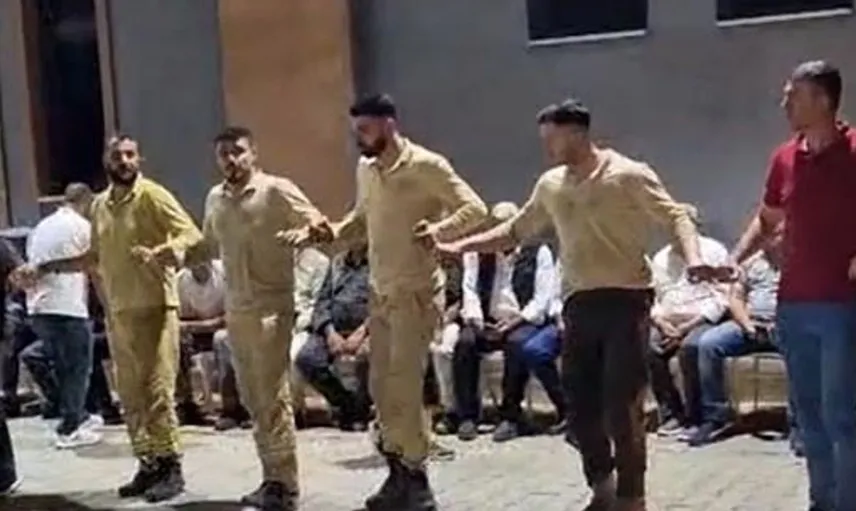 Eruh'ta yangın söndürme ekipleri düğünde halay çekti