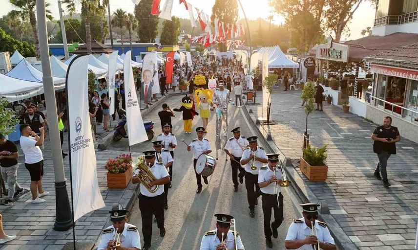 Arsuz'da sokak şenlikleri yoğun ilgi gördü