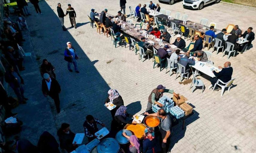 Yurt dışında yaşayan hayırseverin anlamlı ziyareti: Özburun beldesinde vefa organizasyonu