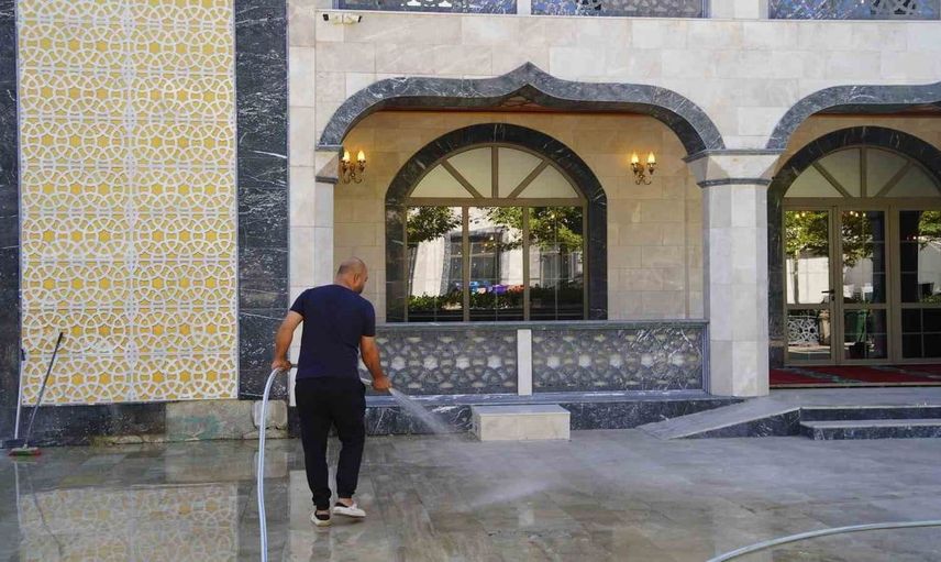 Yunusemre'de ibadethaneler için titiz temizlik seferberliği