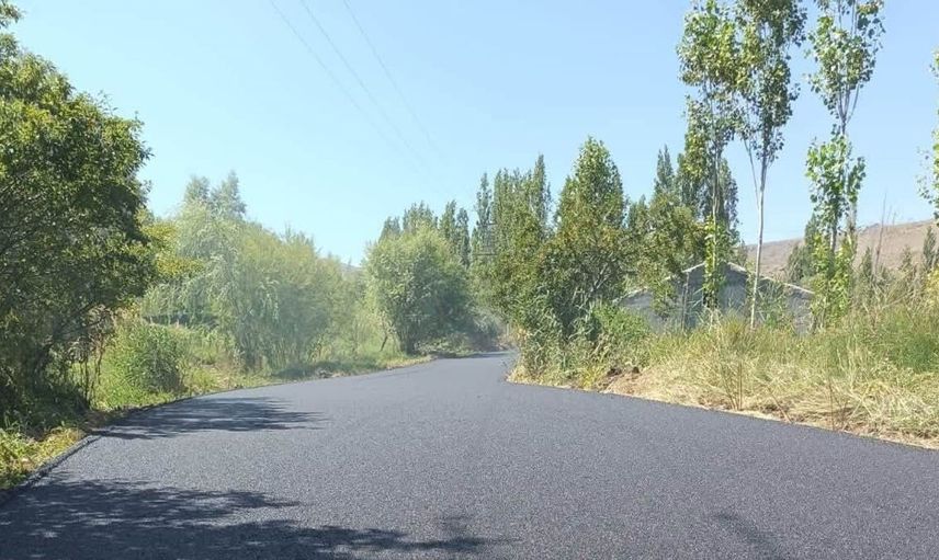 Kağızman'da köy yollarında yenilik: 7 kilometrelik asfaltlama çalışması başladı