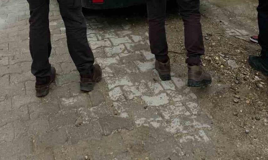 Akyazı'da hırsızlık iddiasıyla gözaltına alınan şüpheliler adliyeye sevk edildi