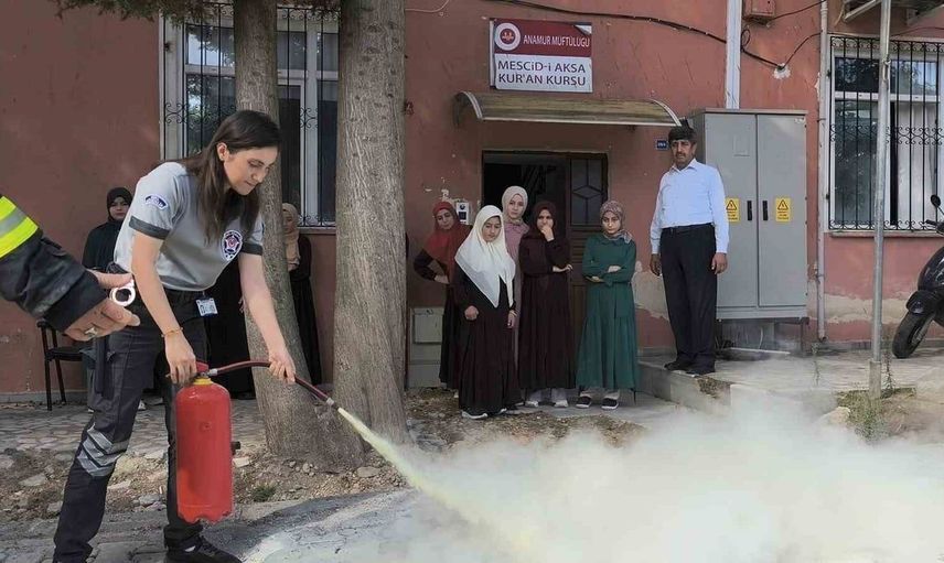 Anamur'da yangın tatbikatı: Kur'an kursu öğrencileri acil duruma hazırlanıyor