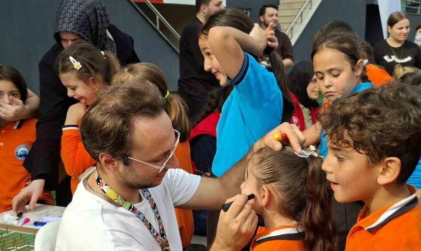 İyidere'de minik öğrencilere özel gençlik şöleni gerçekleştirildi