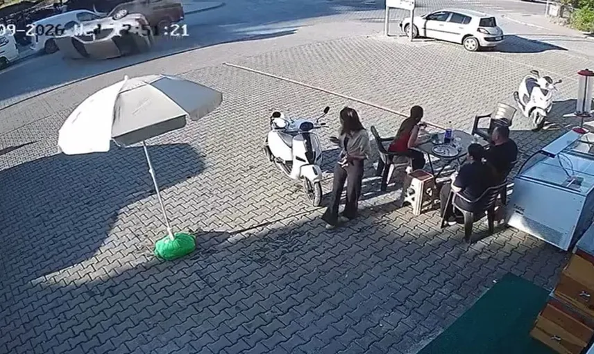 Gazipaşa'da trafik kazasında otomobil ters döndü: 1 kişi yaralandı
