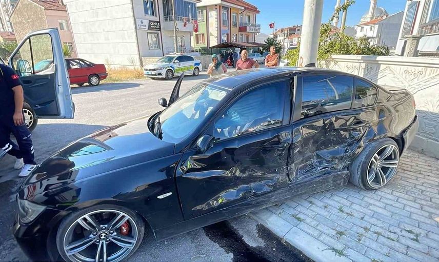 Karaman'da trafik kazası: 5 kişi yaralandı