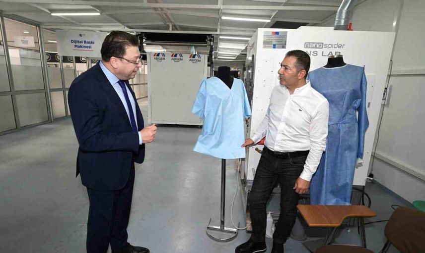 Denizli'de tekstil öğretmenlerine yeşil dönüşüm eğitimi veriliyor