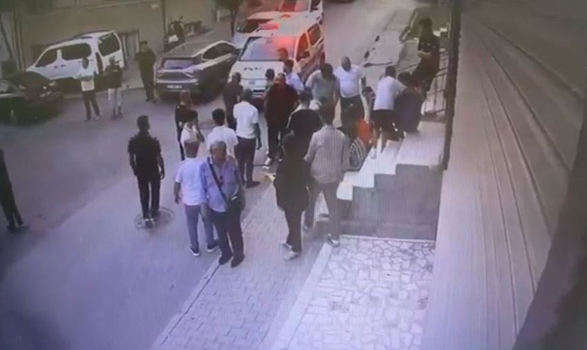 Küçükçekmece'de silahlı kavgada çocuk yaralandı: Güvenlik kameraları kayıtlara geçti