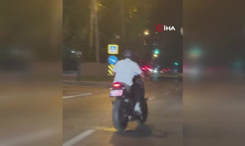 Bursa'da motosiklet sürücüsü drift yaparak trafiği tehlikeye attı