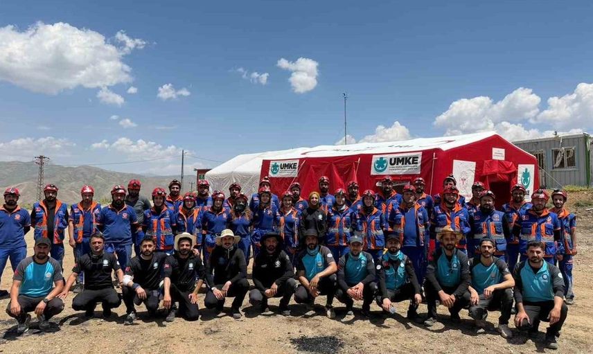 Hakkari'de ulusal medikal kurtarma ekibi eğitim kampı sona erdi