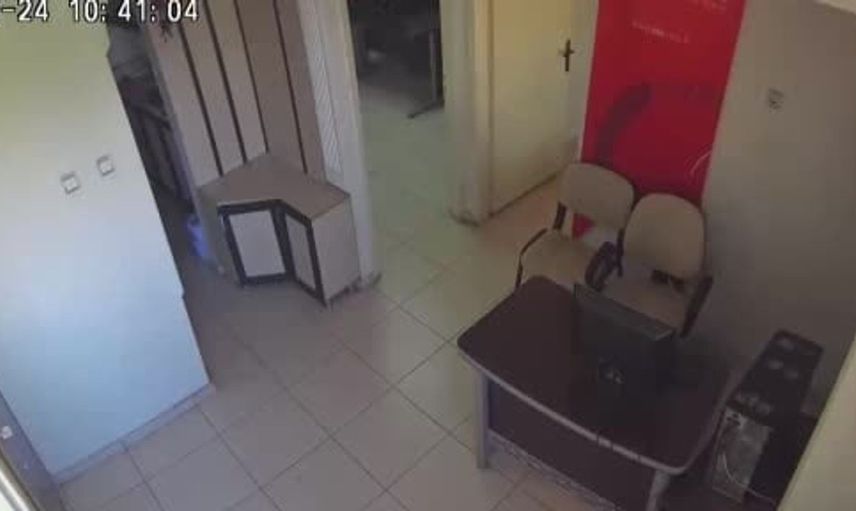 Şanlıurfa'da deprem anında yaşanan panik görüntülere yansıdı