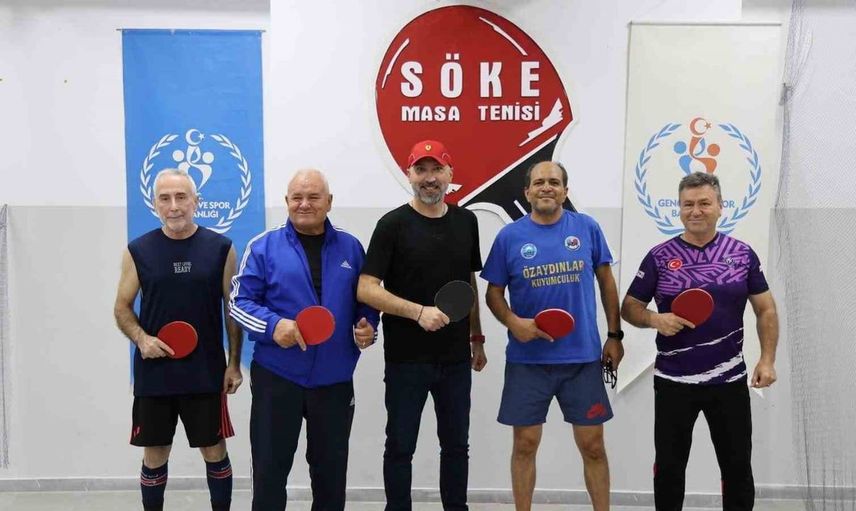 Başkan Arıkan, masa tenisi takımıyla antrenmanda buluştu
