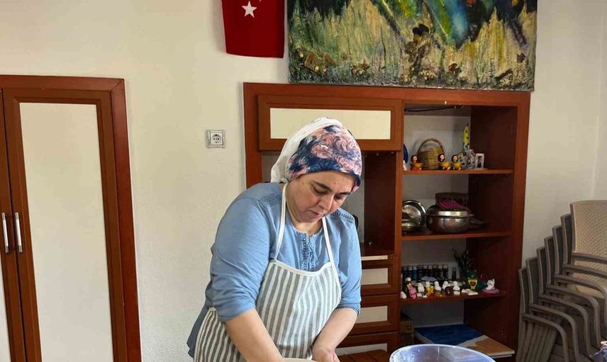 Buldan'da kadınlardan kış gıda hazırlıklarına geleneksel dokunuş