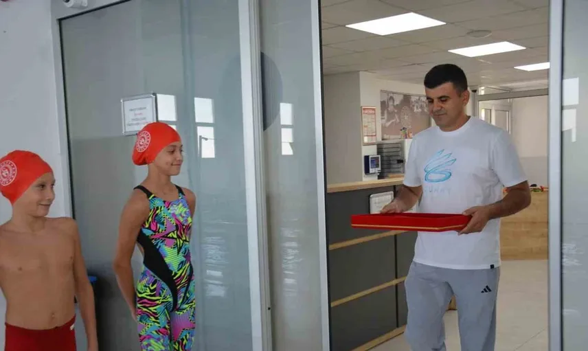 Manavgat'ta zafer bayramı coşkusu yüzerken kutlandı