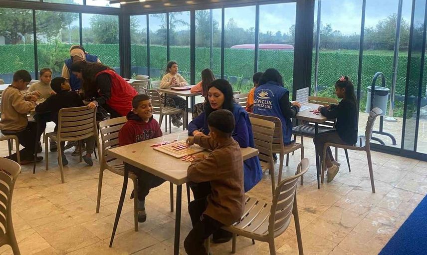 Düzce'de çocuklar akıl ve zeka oyunları etkinliğiyle buluştu
