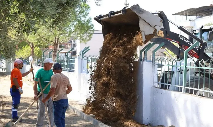 İncirliova'da okul bahçelerinde düzenlemelerle eğitim koşulları iyileştiriliyor