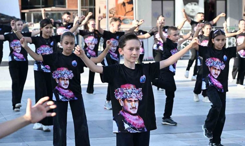 30 Ağustos Zafer Bayramı'nda çocuklar sevince doydu