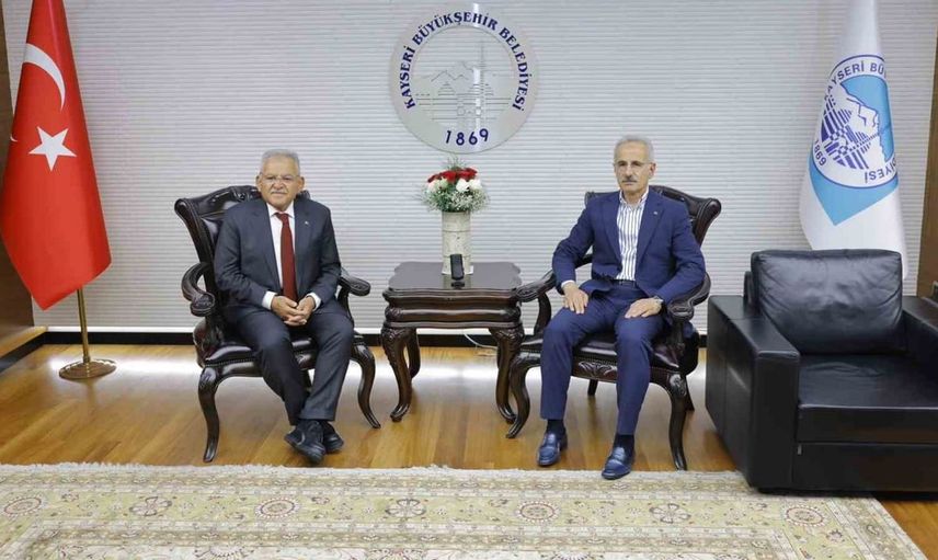 Ulaştırma Bakanı Uraloğlu, Kayseri ziyaretinde ulaşım sorunlarına değindi