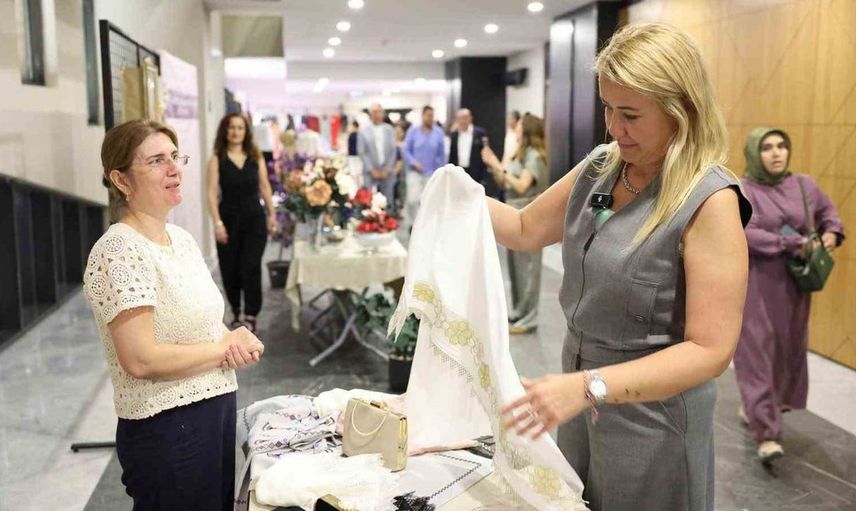 Merkezefendi’de büyükler sahne aldı: Nostalgia dolu anlar yaşandı