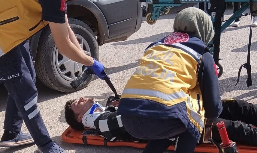 Gölbaşı'nda iki otomobil çarpıştı, bir kişi yaralandı