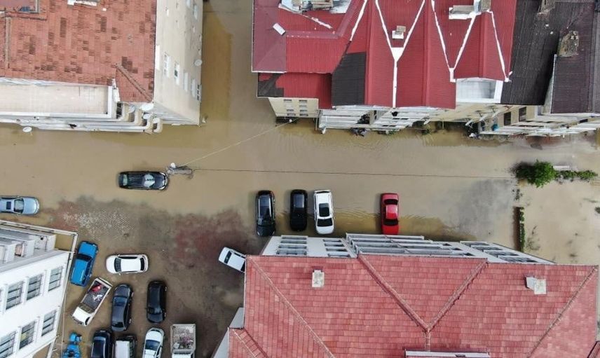 Kastamonu’da selin izlerini silmek için 838 personelle çalışmalar devam ediyor
