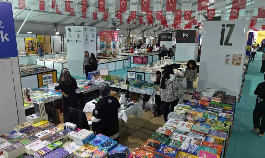 Kahramanmaraş kitap fuarı öğrencilere kapılarını açtı