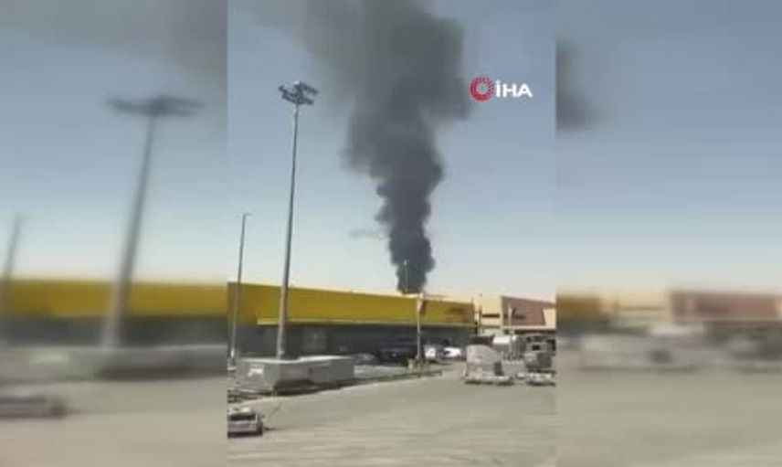 Kral Halid Havalimanı yakınında yangın paniği: itfaiye alevlerle mücadele ediyor