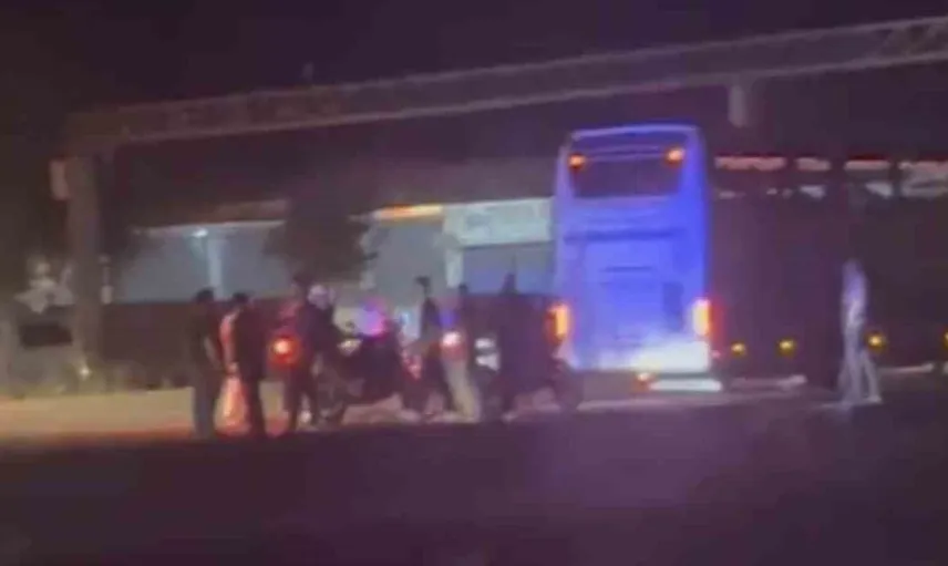 Siverek'te zincirleme kaza sonrası gergin anlar: Taraflar birbirine girdi