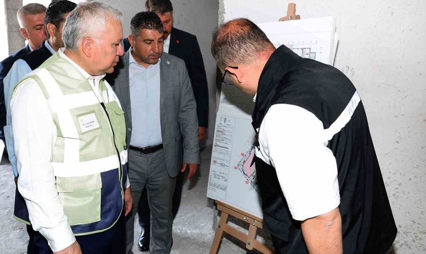 Sivas valisi yılmaz şimşek, eğitim, restorasyon ve kentsel dönüşüm yatırımlarını inceledi