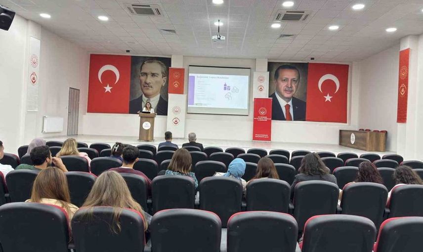 Eskişehir’de sosyal hizmet uzmanlarına bağımlılık eğitimi verildi