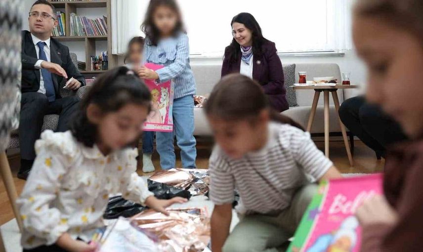 Elif Makas, devlet korumasındaki çocuklarla bir araya geldi