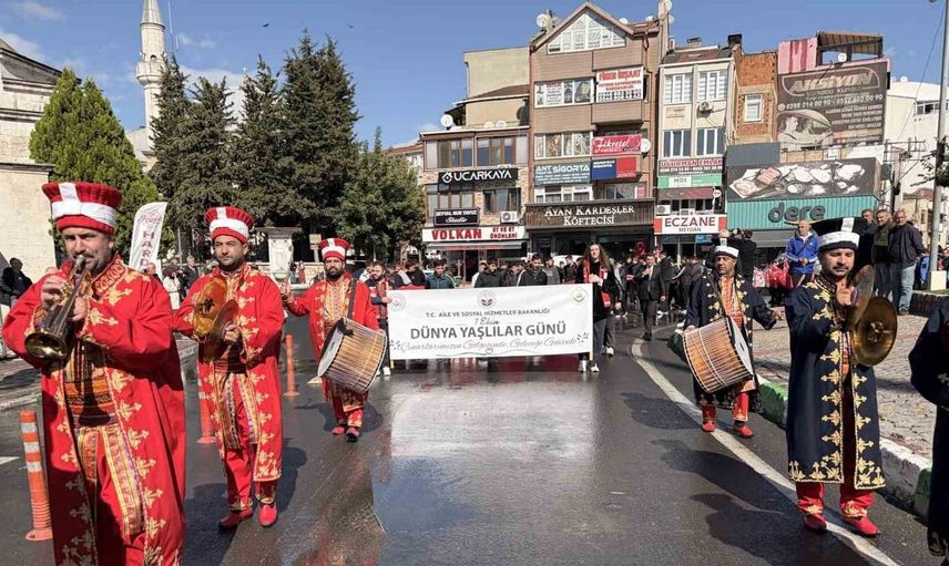 Kırklareli'nde dünya yaşlılar günü yürüyüşüyle kutlandı