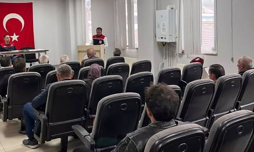 Yığılca'da kanatlı yetiştiricilerine önemli yönetmelik bilgilendirmesi yapıldı