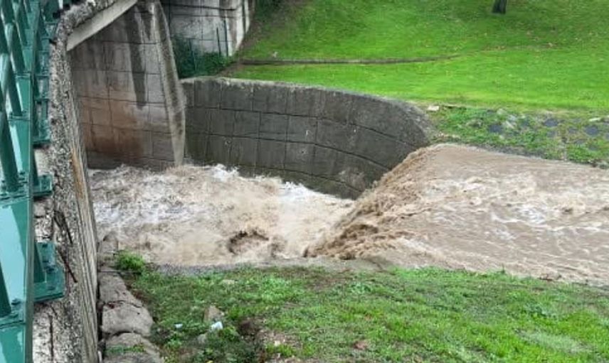 Bursa'da etkili sağanak yağış sonrası kaplıkaya deresinde su seviyesi yükseldi