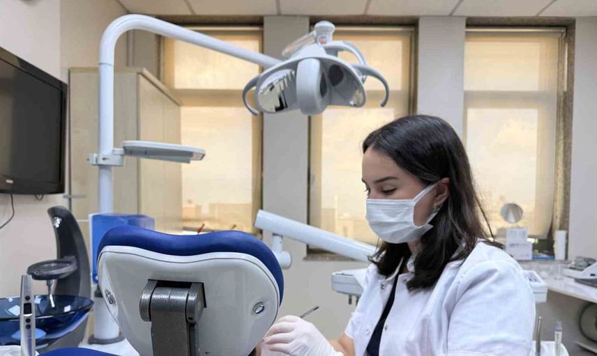 Çocuklarda ağız sağlığı için erken diş fırçalama büyük önem taşıyor