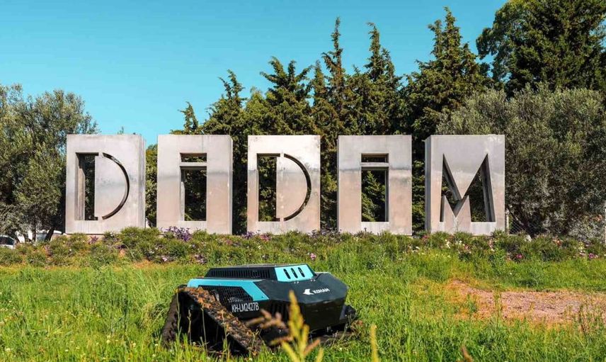 Didim belediyesi çim biçme robotunun ilk saha denemesini gerçekleştirdi