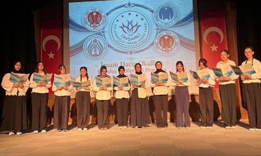 Tavşanlı'da İmam Hatip okullarının kuruluş yıl dönümü etkinlikleri coşkuyla kutlandı