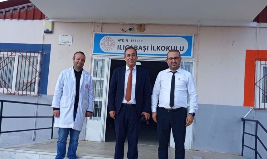 Ali Çomruk, öğrencilerin mutluluğuna ortak oldu