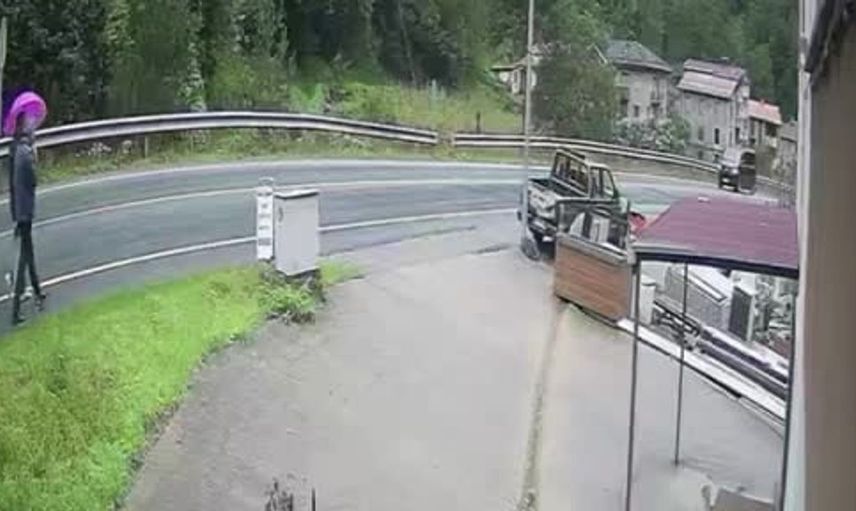 Trabzon'da hatalı sollama sonrası trafik kazası: 5 yaralı