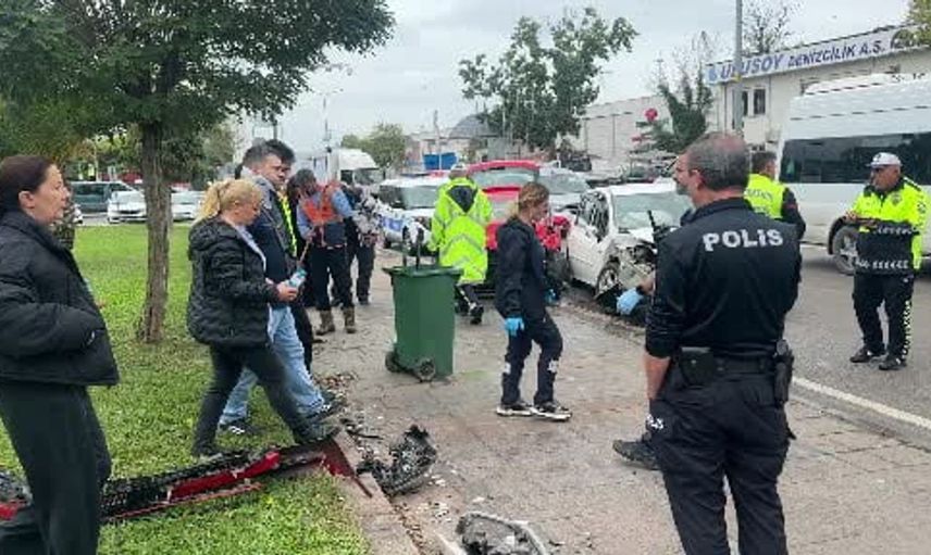 Samsun'da iki otomobil çarpıştı: 2 yaralıdan biri ağır