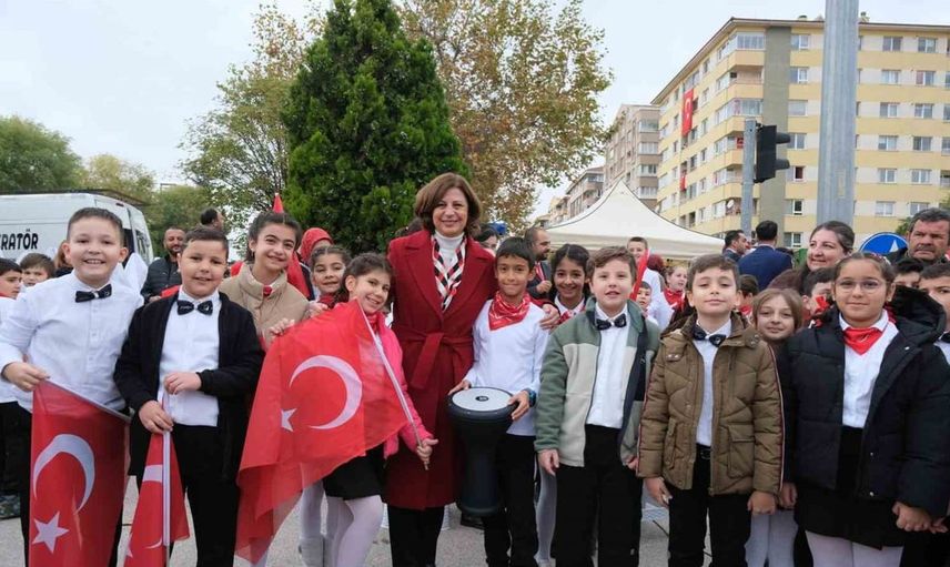 Eskişehir'de cumhuriyet coşkusu sokakları sardı