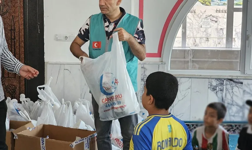 Cansuyu Derneği çocukların yüzünü güldürdü: Cizre'deki kur'an kursuna umut oldular