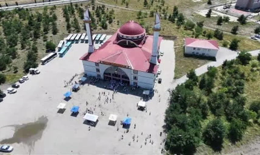 Erzurum'da öğrenciler cami buluşmasında bir araya geldi